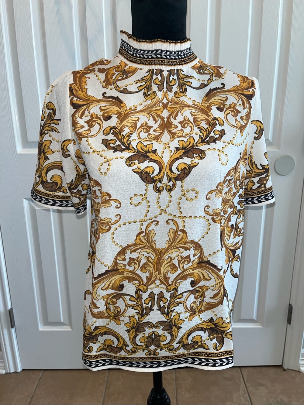 Ornate Baroque Print Short Sleeve Top - White & Gold - Picture 2 of 3
